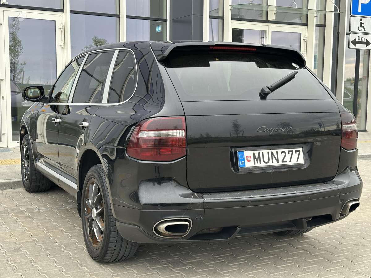 Porsche Cayenne 2010 — engine 2967 cm³, 239 HP (176kW)
