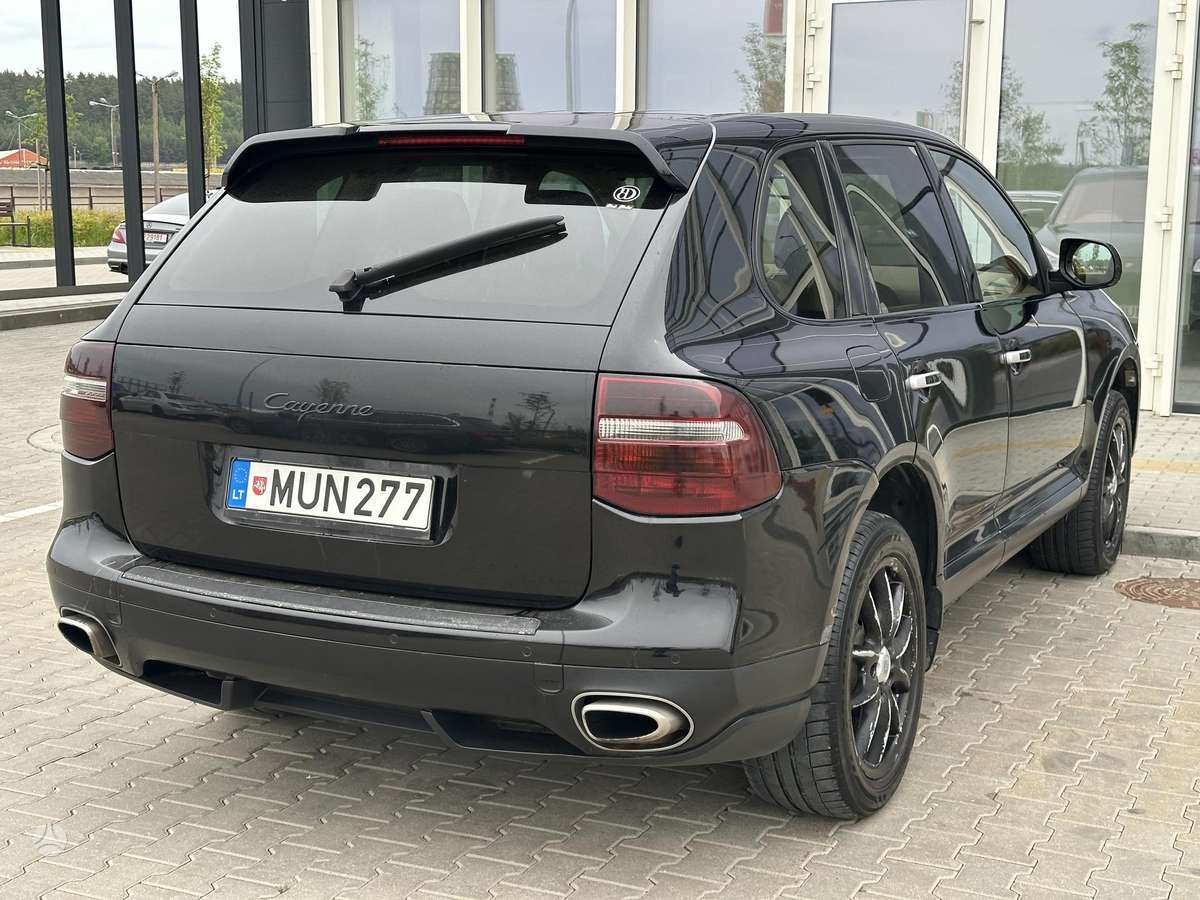 Porsche Cayenne 2010 — photo 6