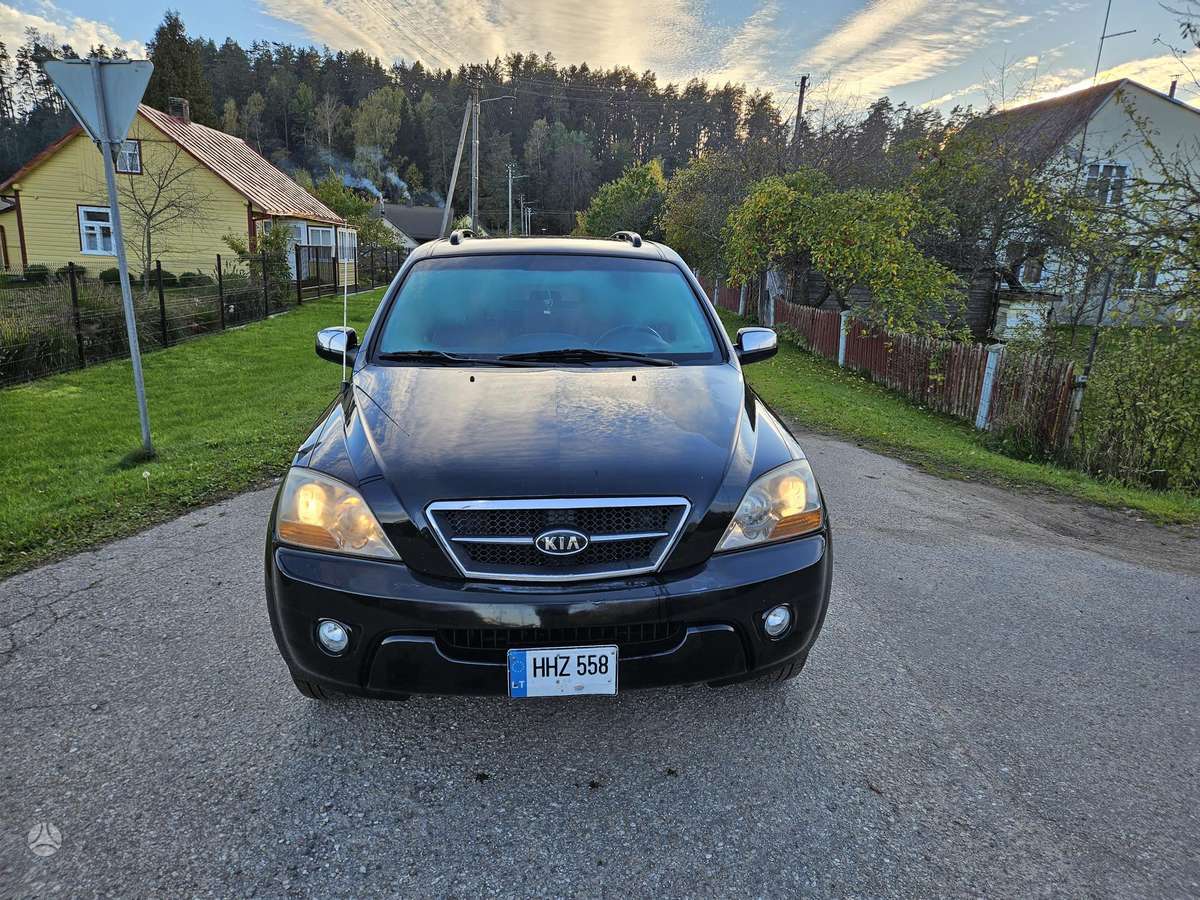Kia Sorento 2008 — rear view