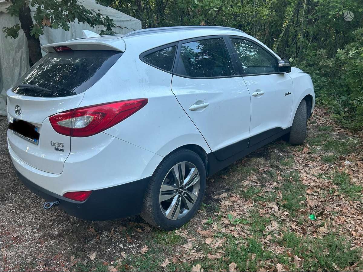 Hyundai ix35 2015 — rear view