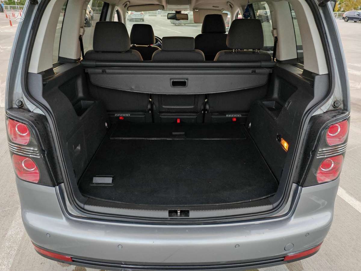 Volkswagen Touran 2008 — photo 16