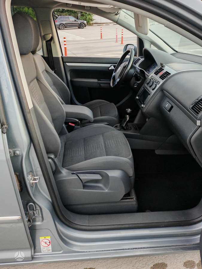 Volkswagen Touran 2008 — photo 18