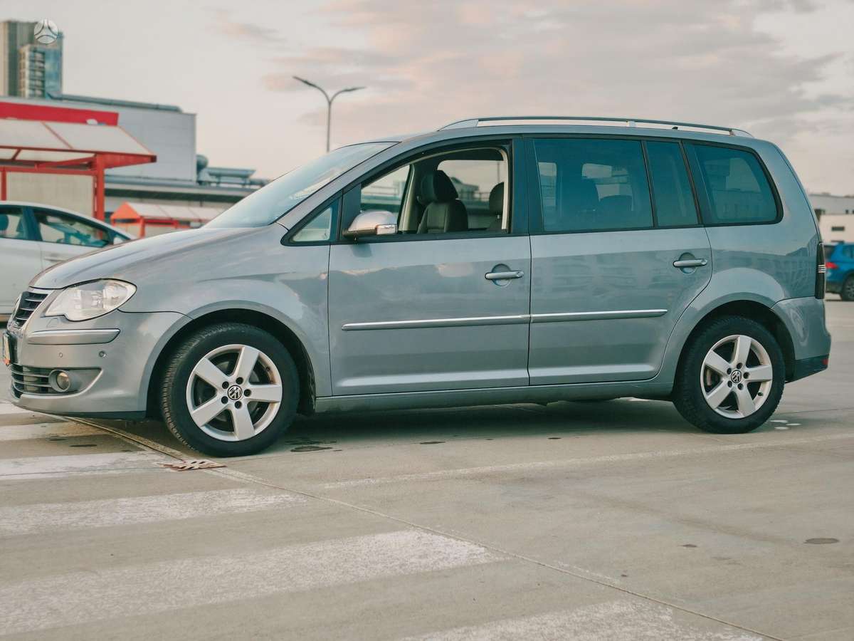 Volkswagen Touran 2008 — engine 1968 cm³, 140 HP (103kW)