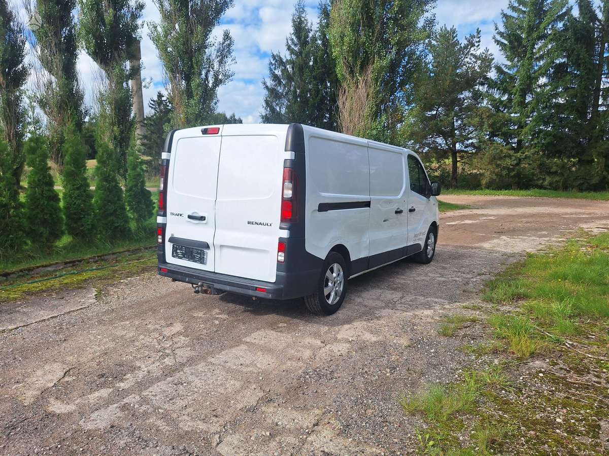 Renault Trafic 2015 — двигун 1600 cm³, 116 HP (85kW)