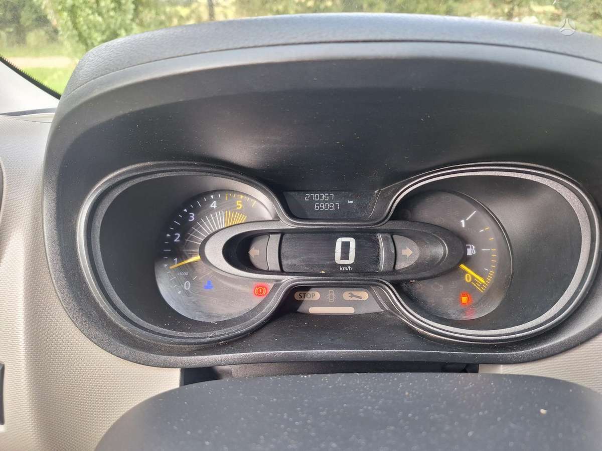 Renault Trafic 2015 — фото 8