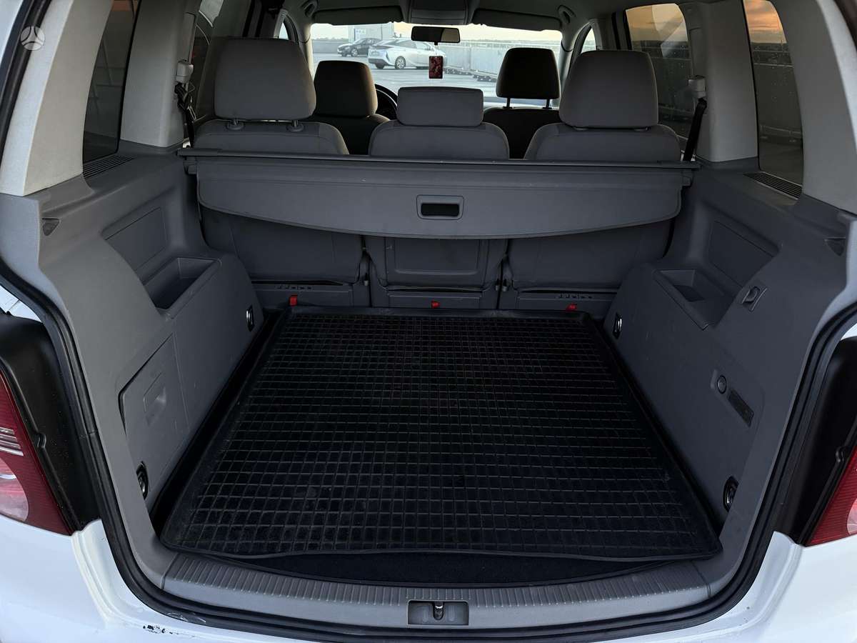 Volkswagen Touran 2008 — photo 12