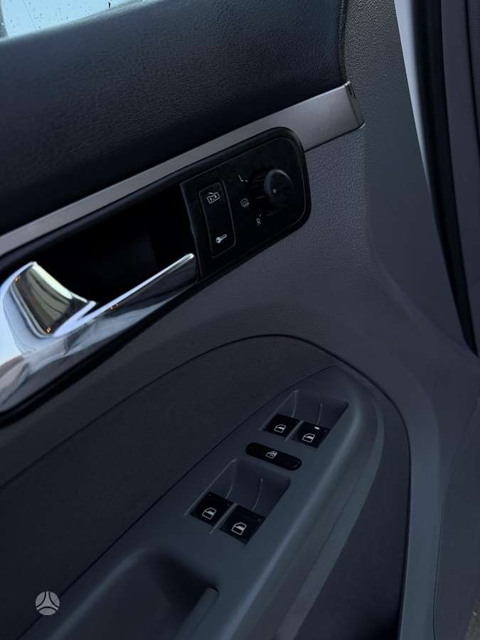 Volkswagen Touran 2008 — photo 17