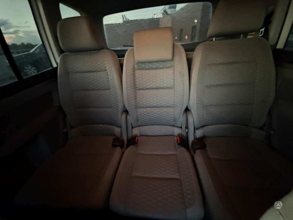 Volkswagen Touran 2008 — photo 23