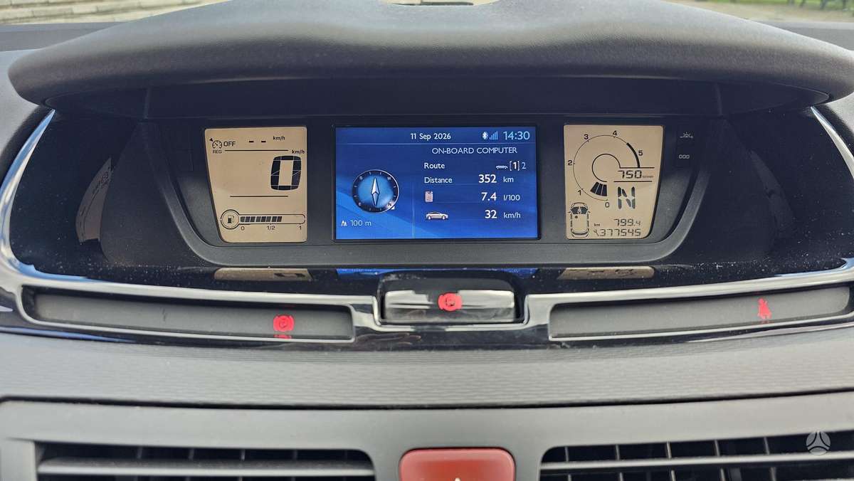 Citroen Grand 2012 — photo 9