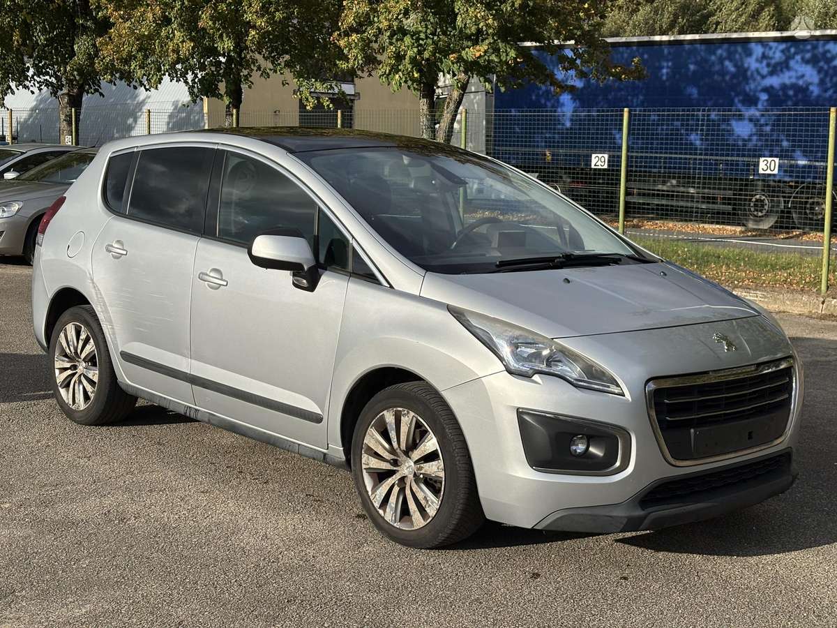 Peugeot 3008 2014 — rear view