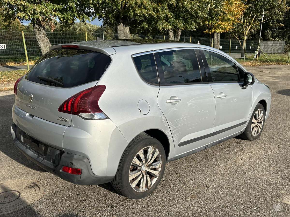 Peugeot 3008 2014 — interior