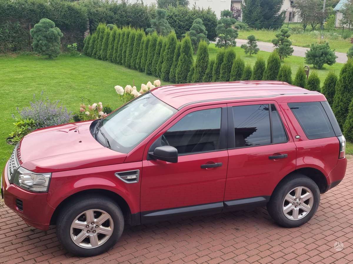 Land Rover 2013 — rear view