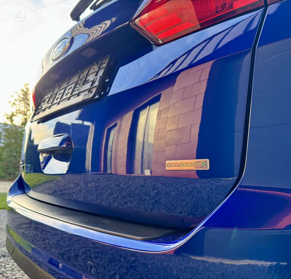 Ford Grand 2014 — photo 11