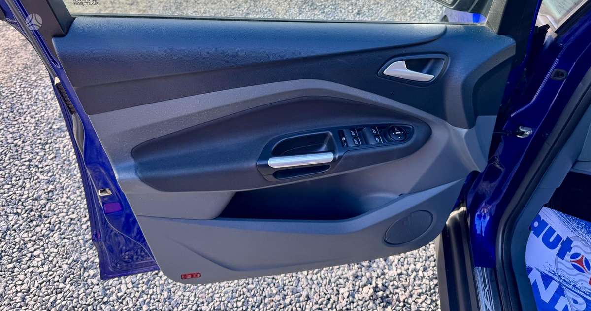 Ford Grand 2014 — photo 13
