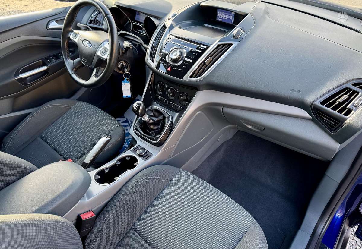 Ford Grand 2014 — photo 17