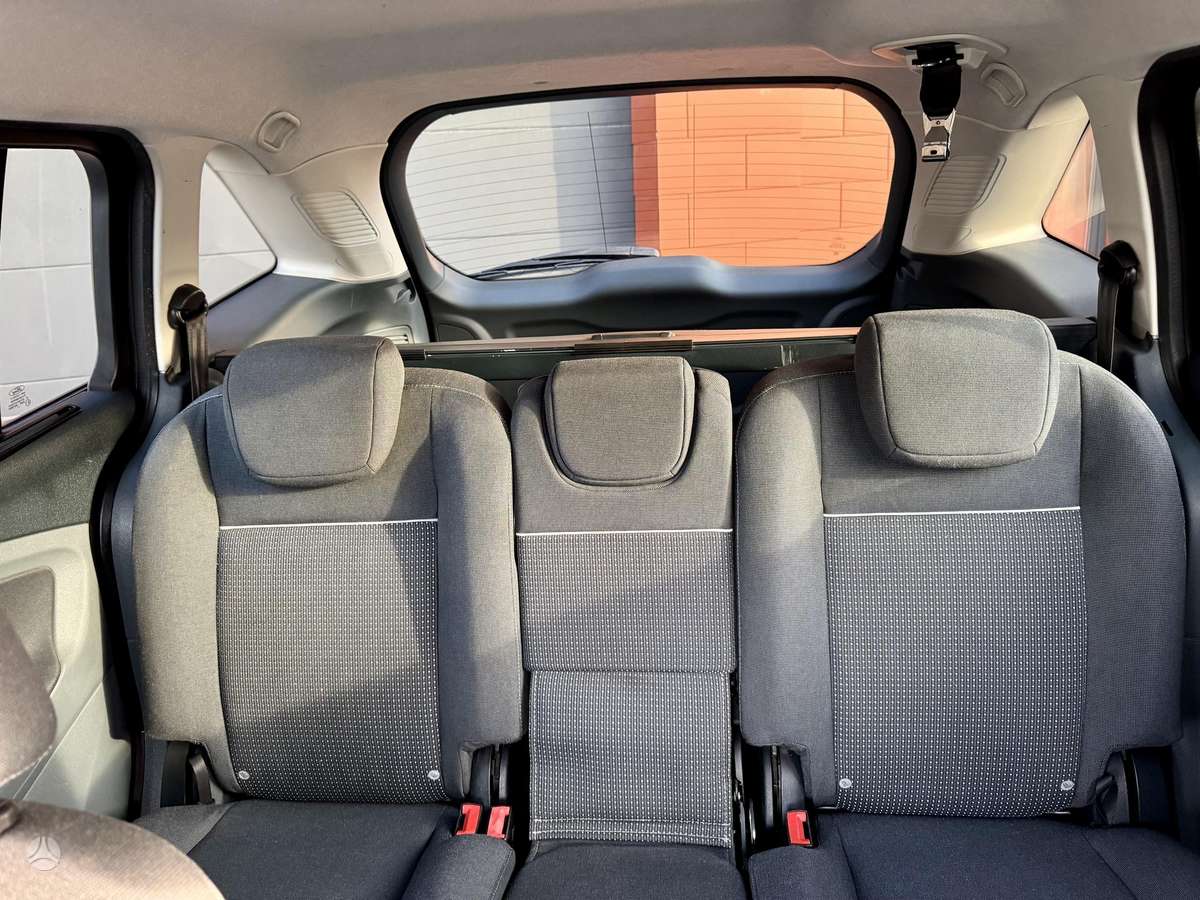 Ford Grand 2014 — photo 36