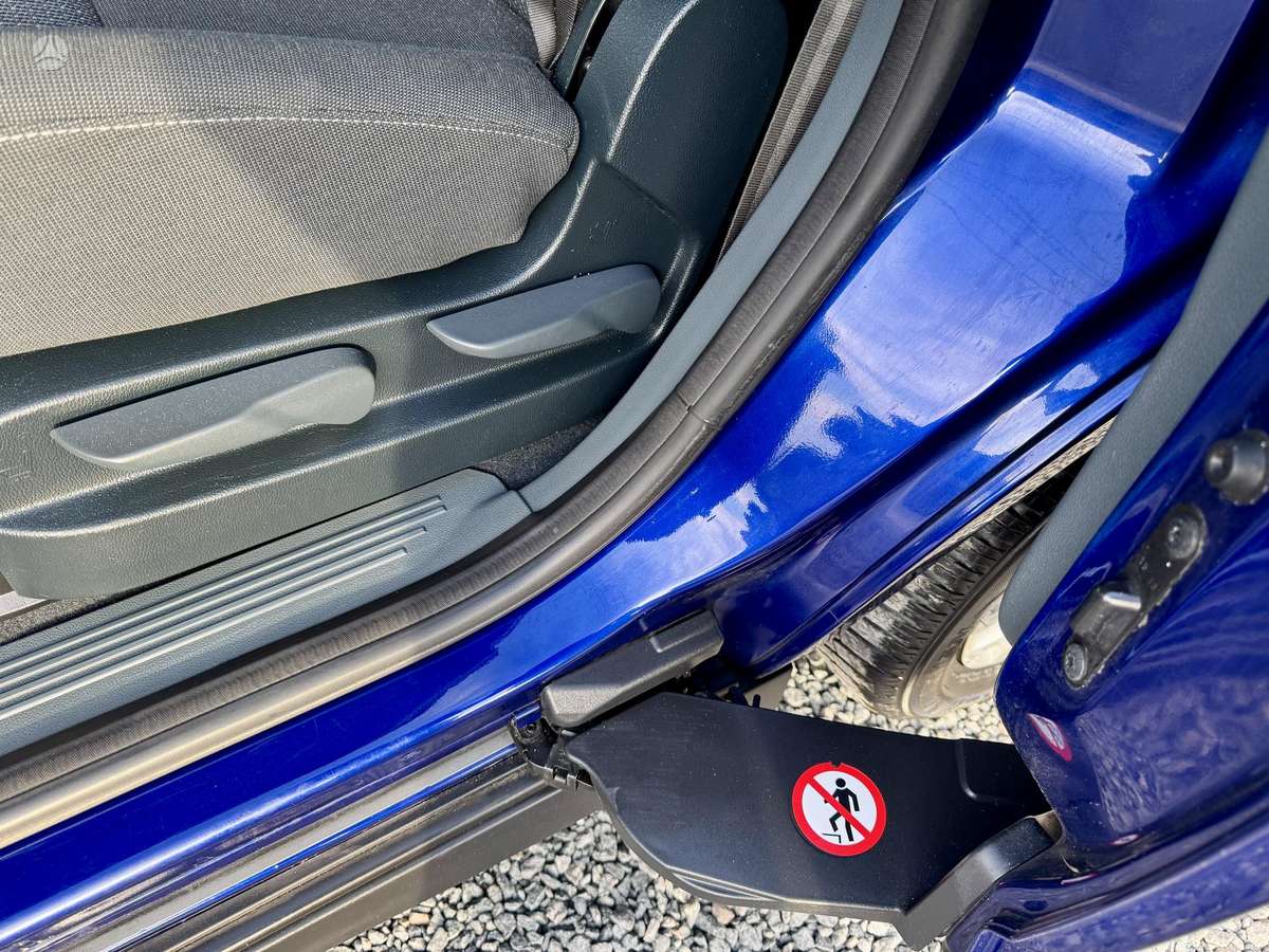 Ford Grand 2014 — photo 39