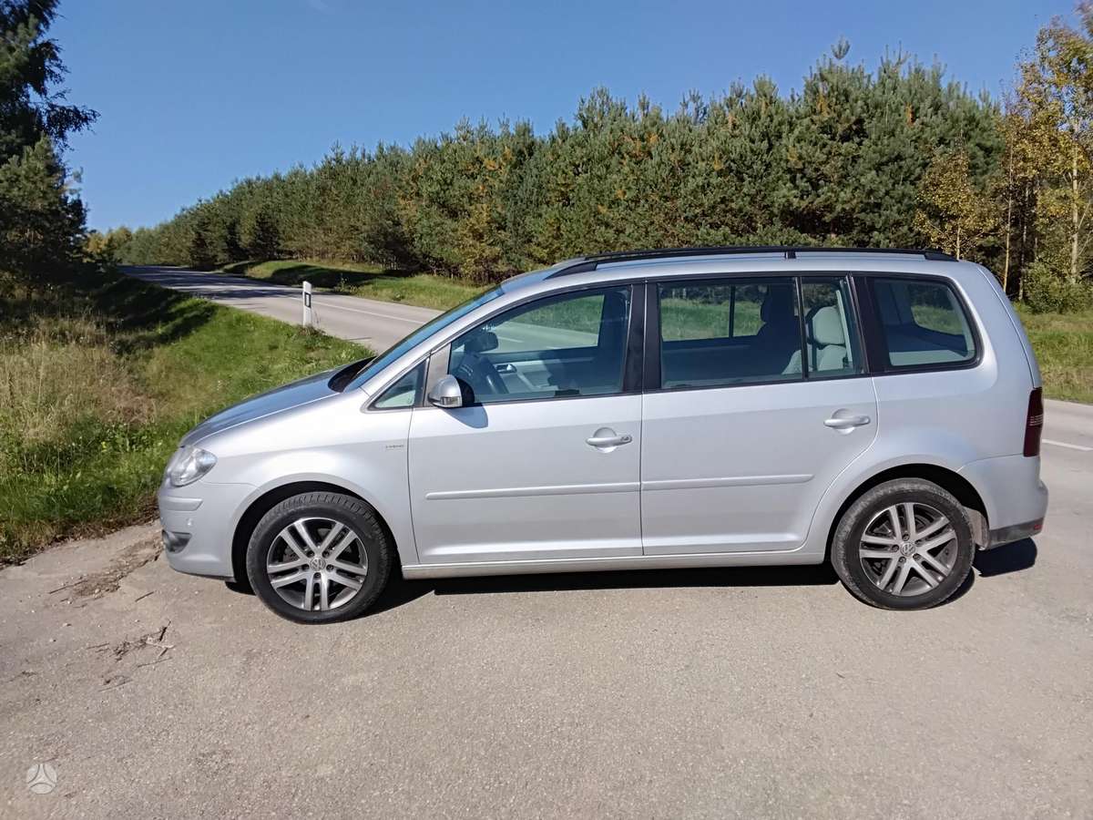 Volkswagen Touran 2007 — салон