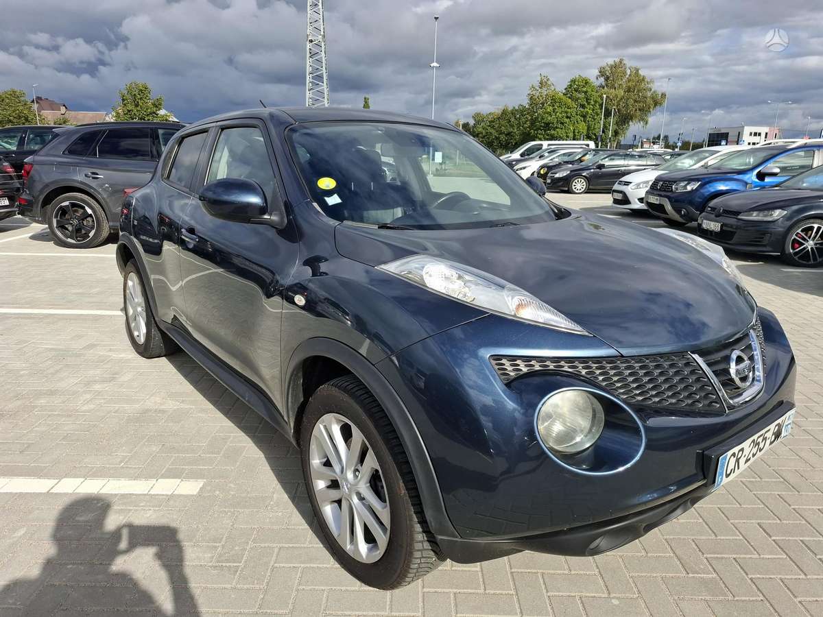Nissan Juke 2013 — interior