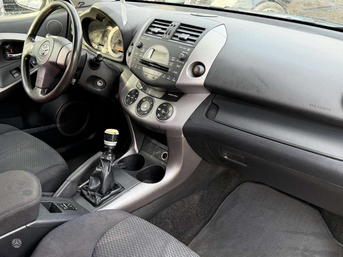 Toyota RAV4 2007 — photo 13