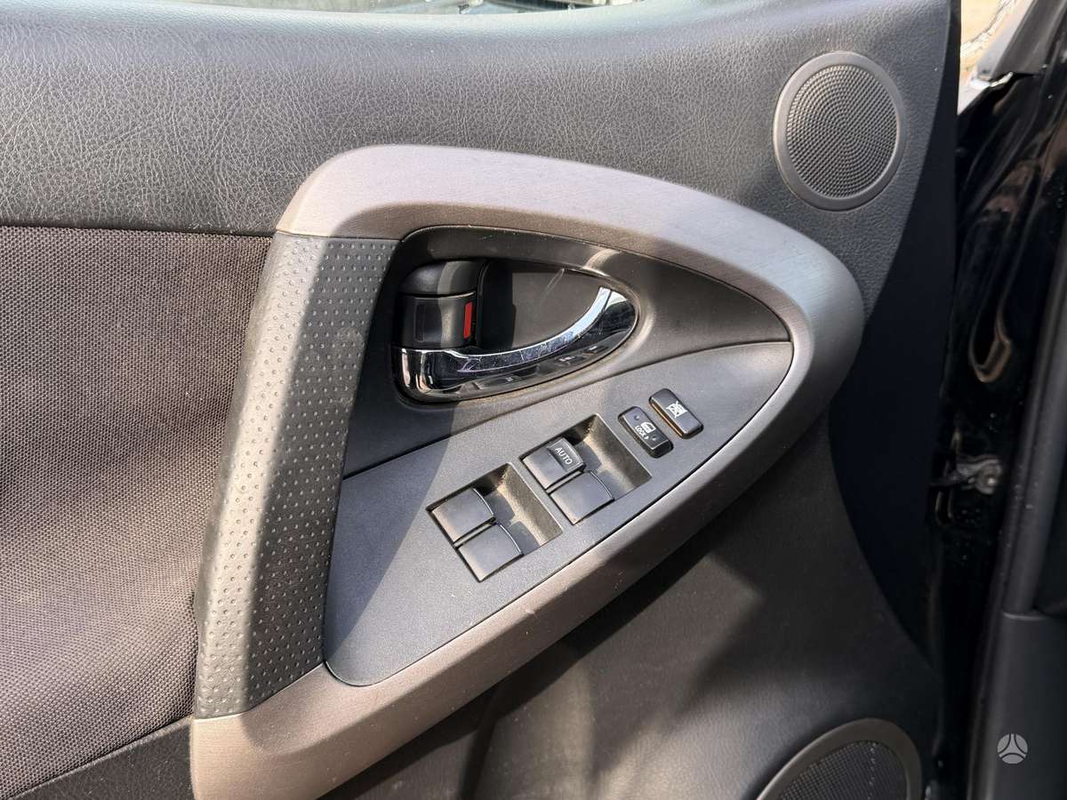 Toyota RAV4 2007 — photo 8
