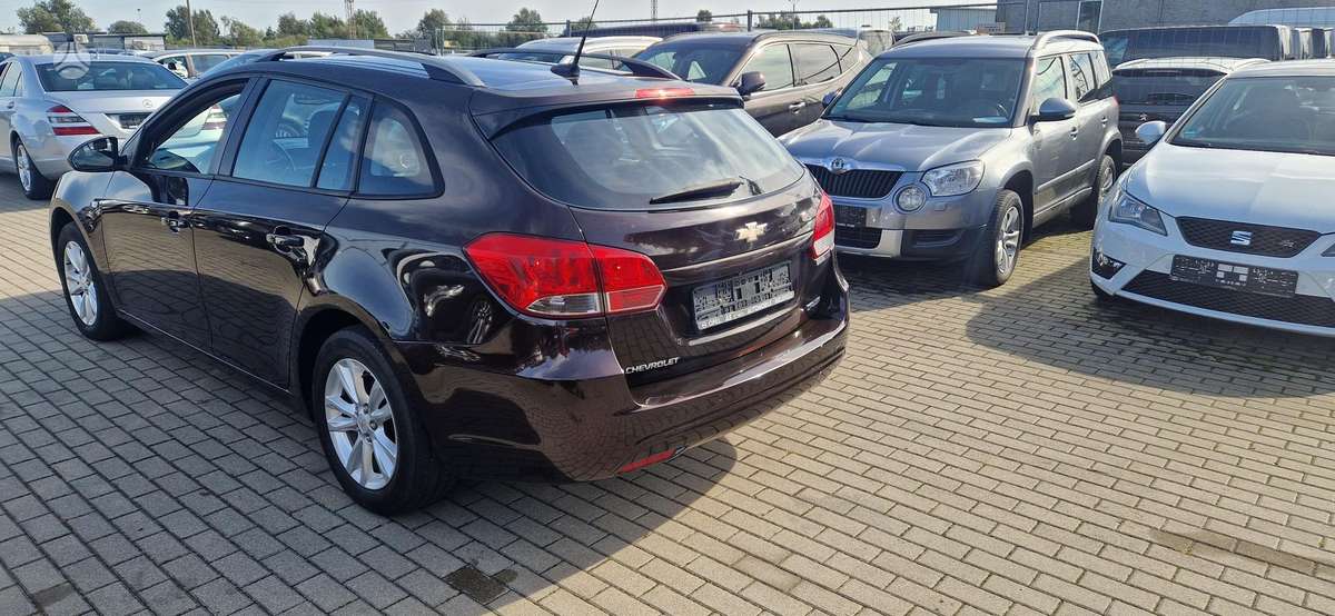 Chevrolet Cruze 2013 — interior