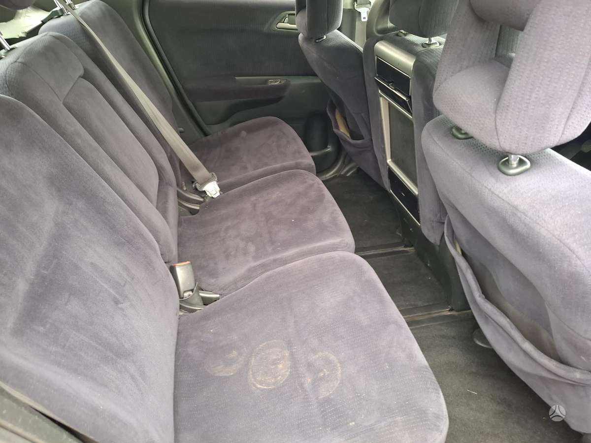 Honda FR-V 2008 — photo 6