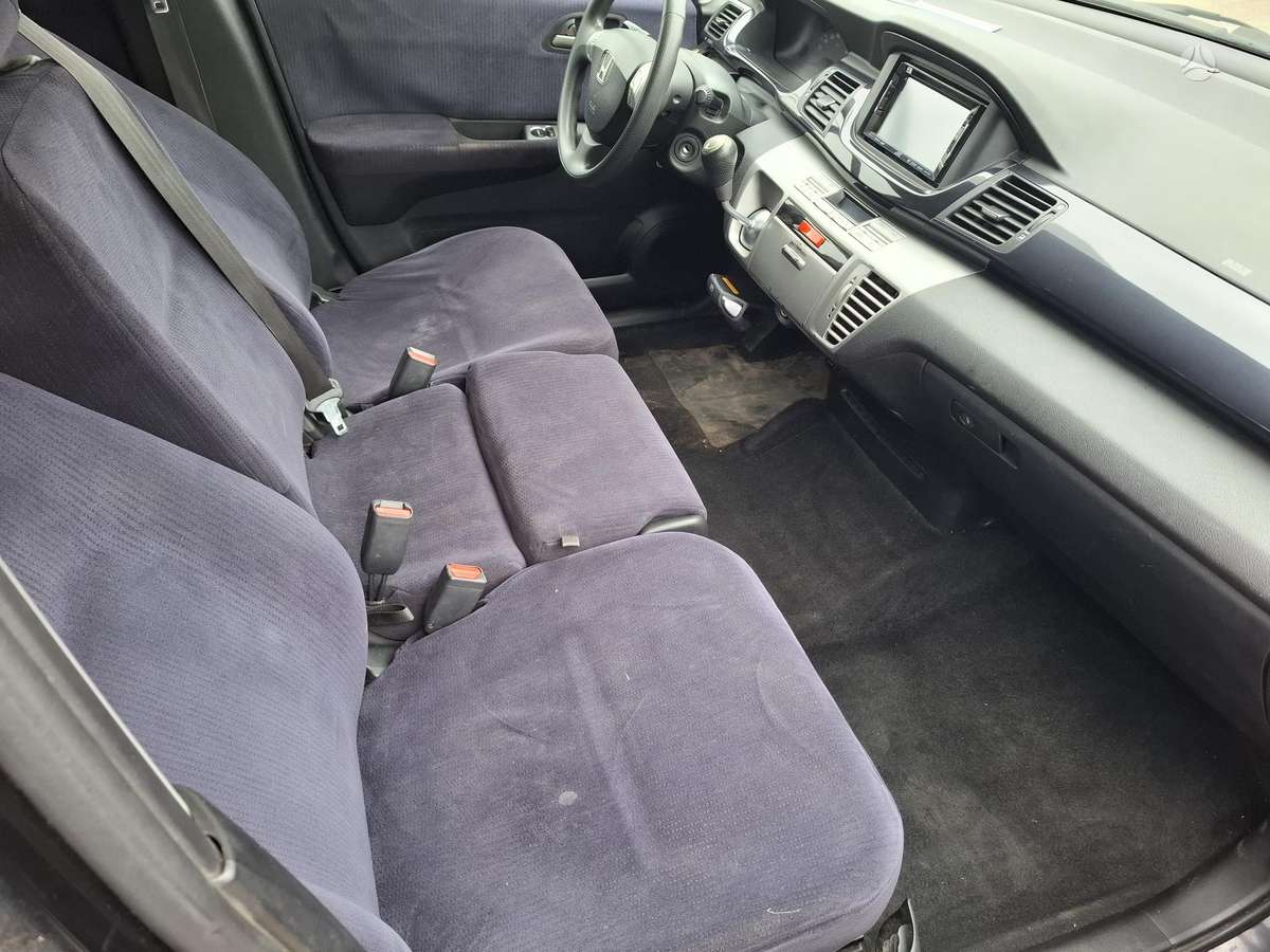 Honda FR-V 2008 — photo 7