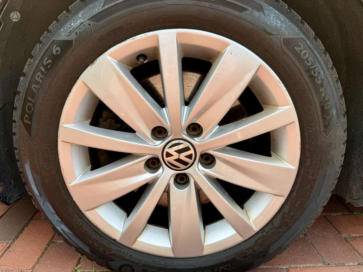 Volkswagen Passat 2011 — photo 12