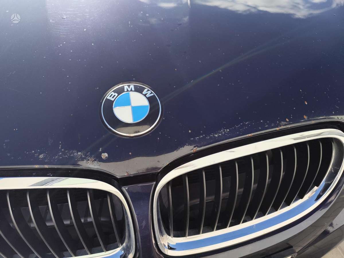 BMW 330 2008 — interior