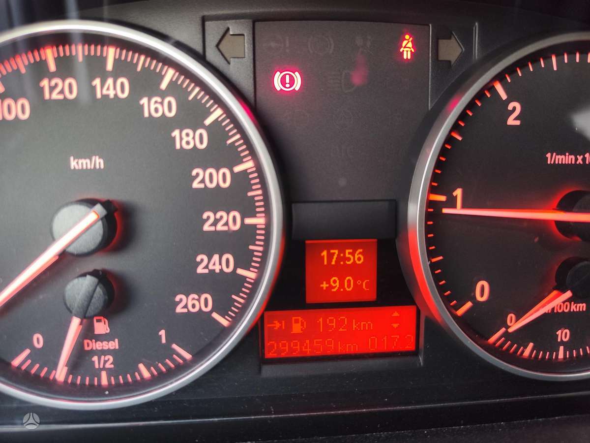 BMW 330 2008 — photo 8