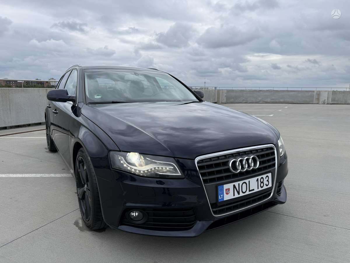 Audi A4 2010 — photo 12