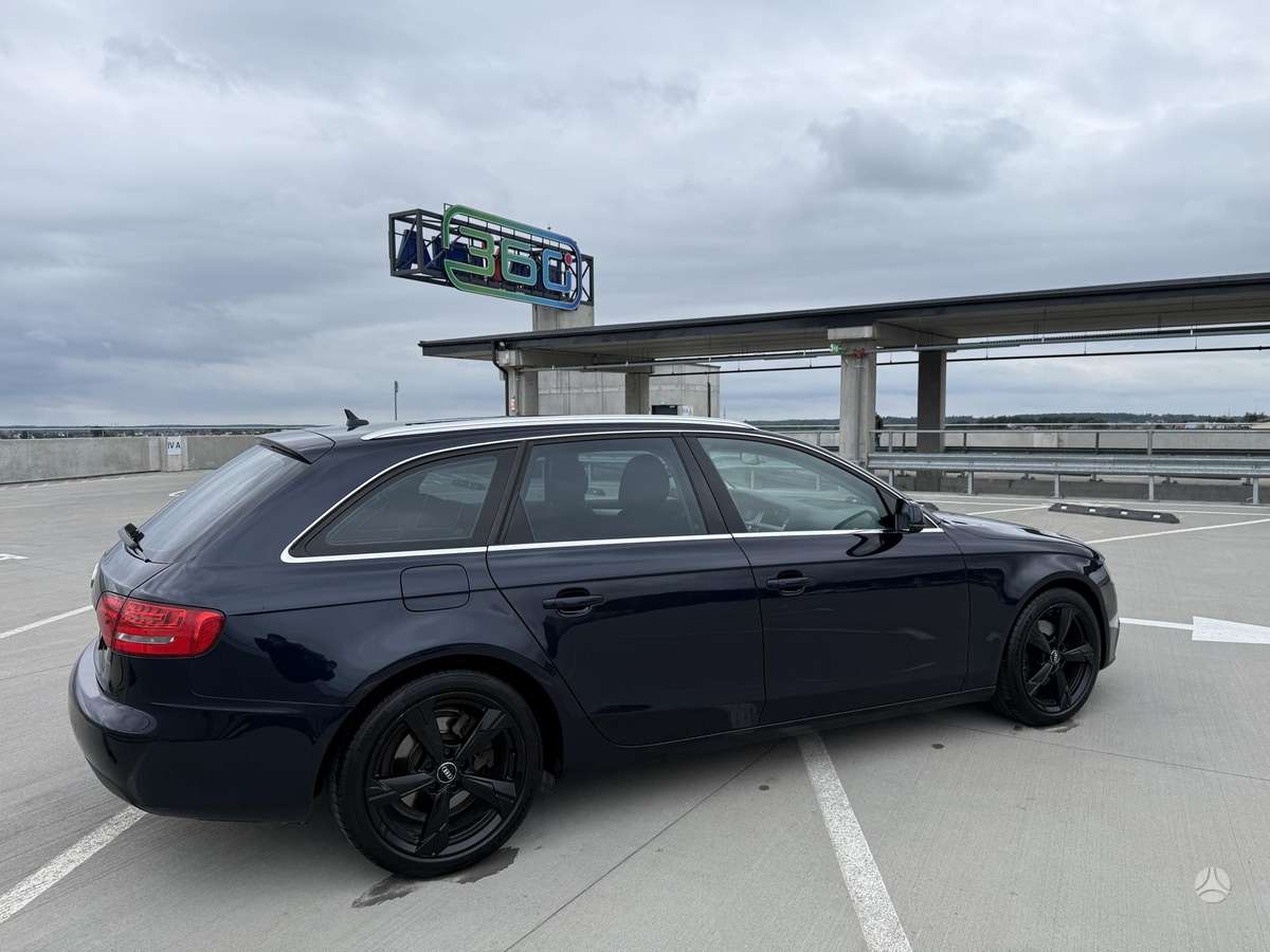 Audi A4 2010 — photo 13