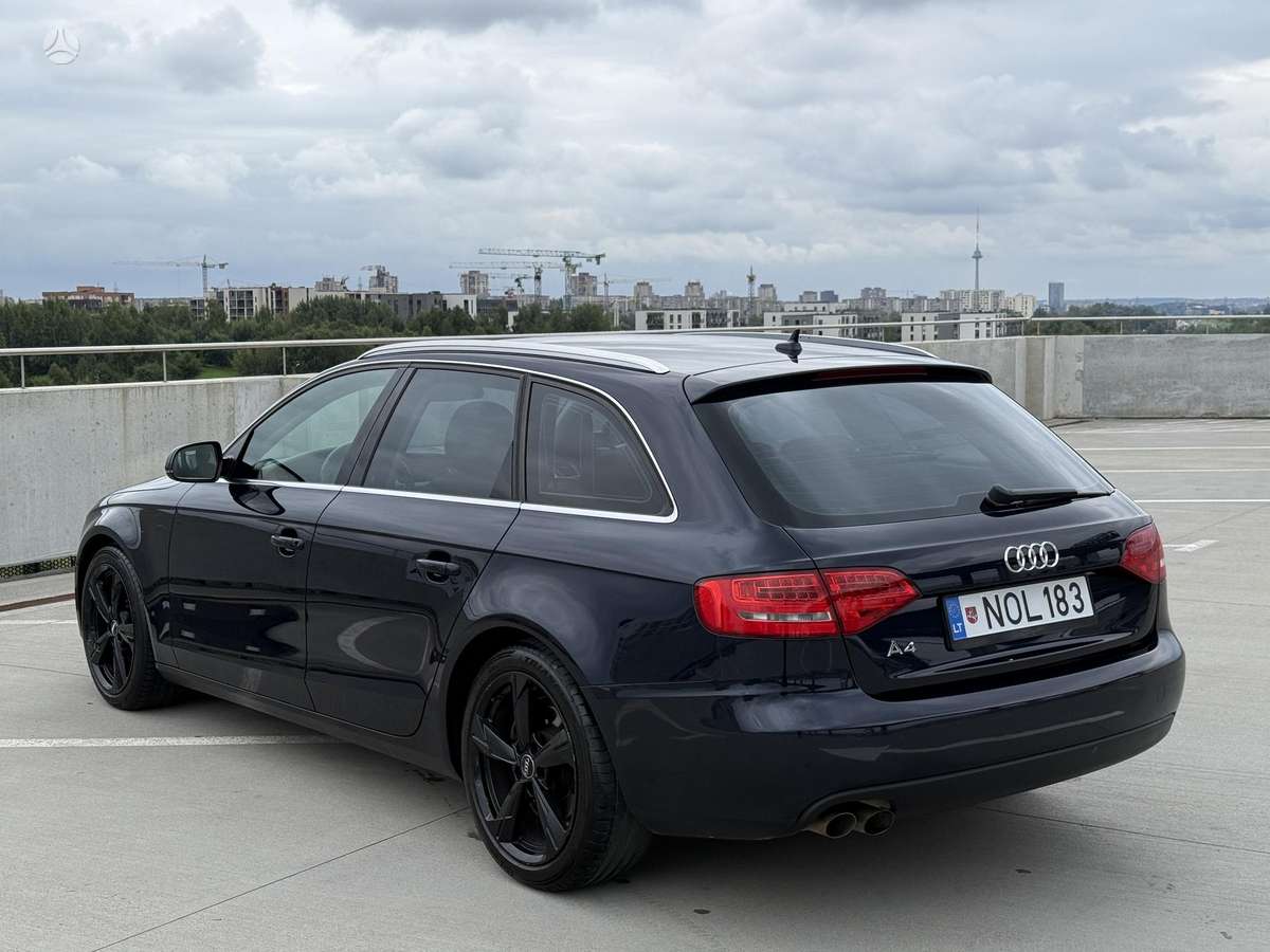 Audi A4 2010 — photo 14