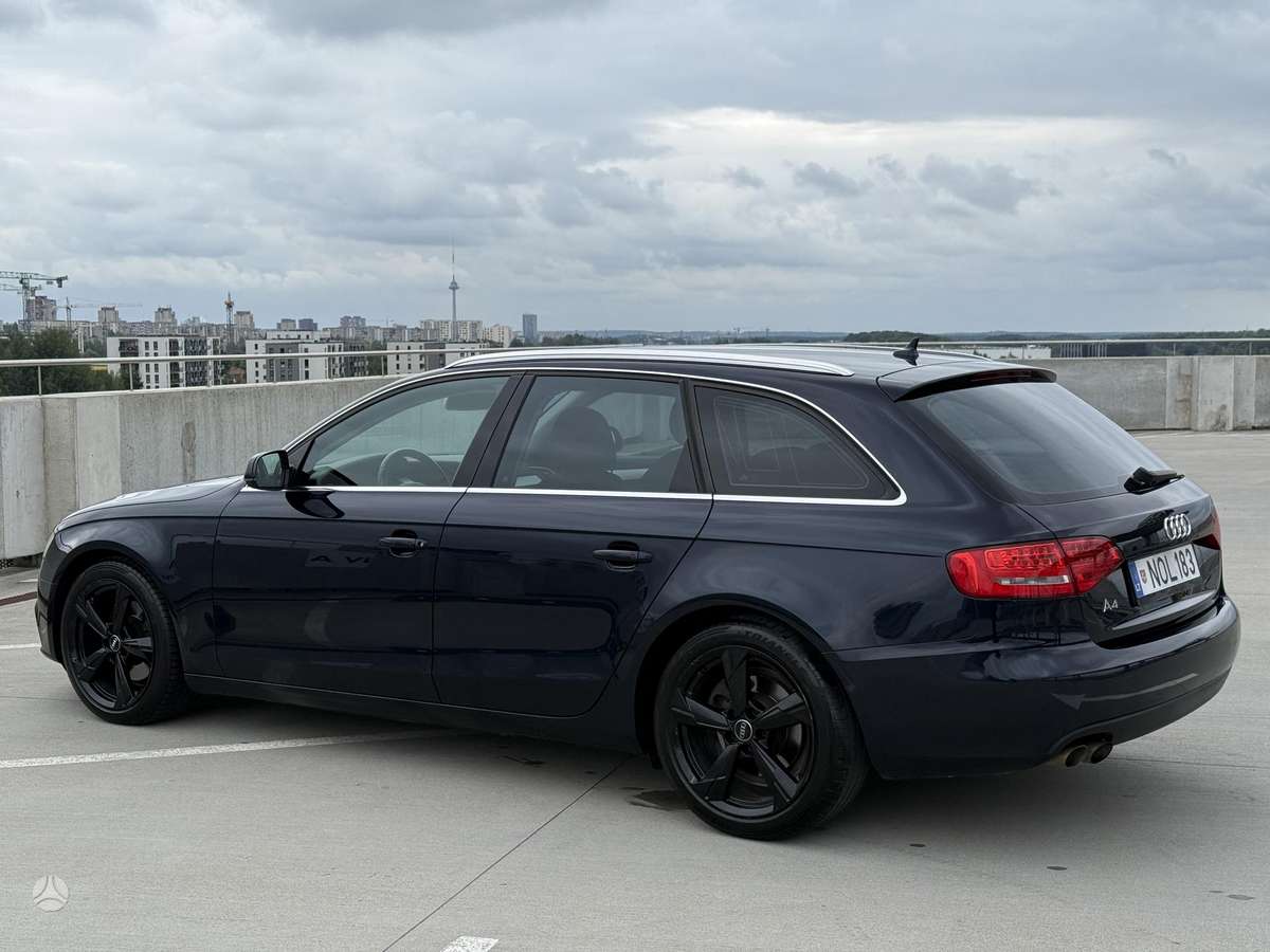 Audi A4 2010 — photo 15