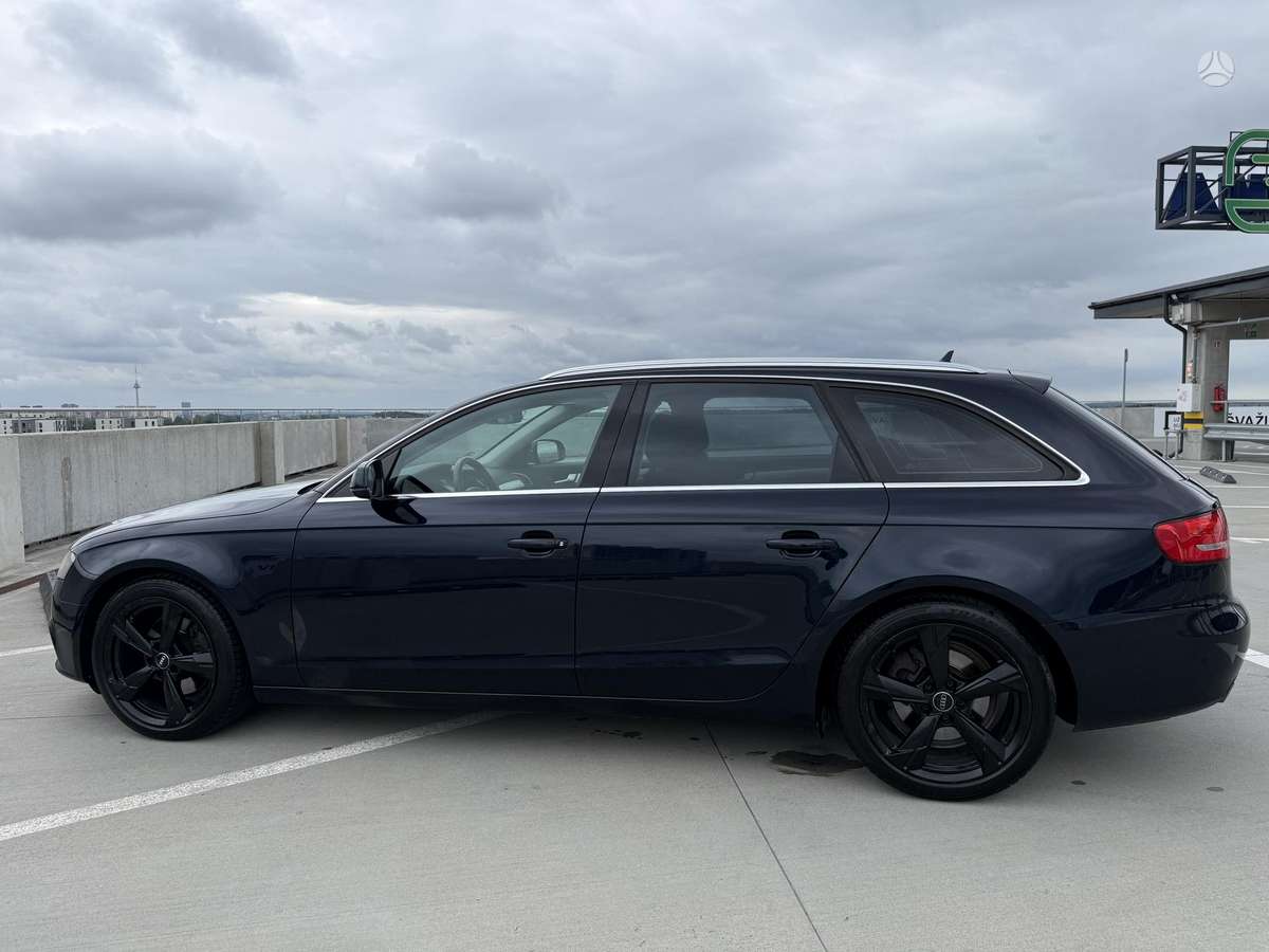 Audi A4 2010 — photo 17
