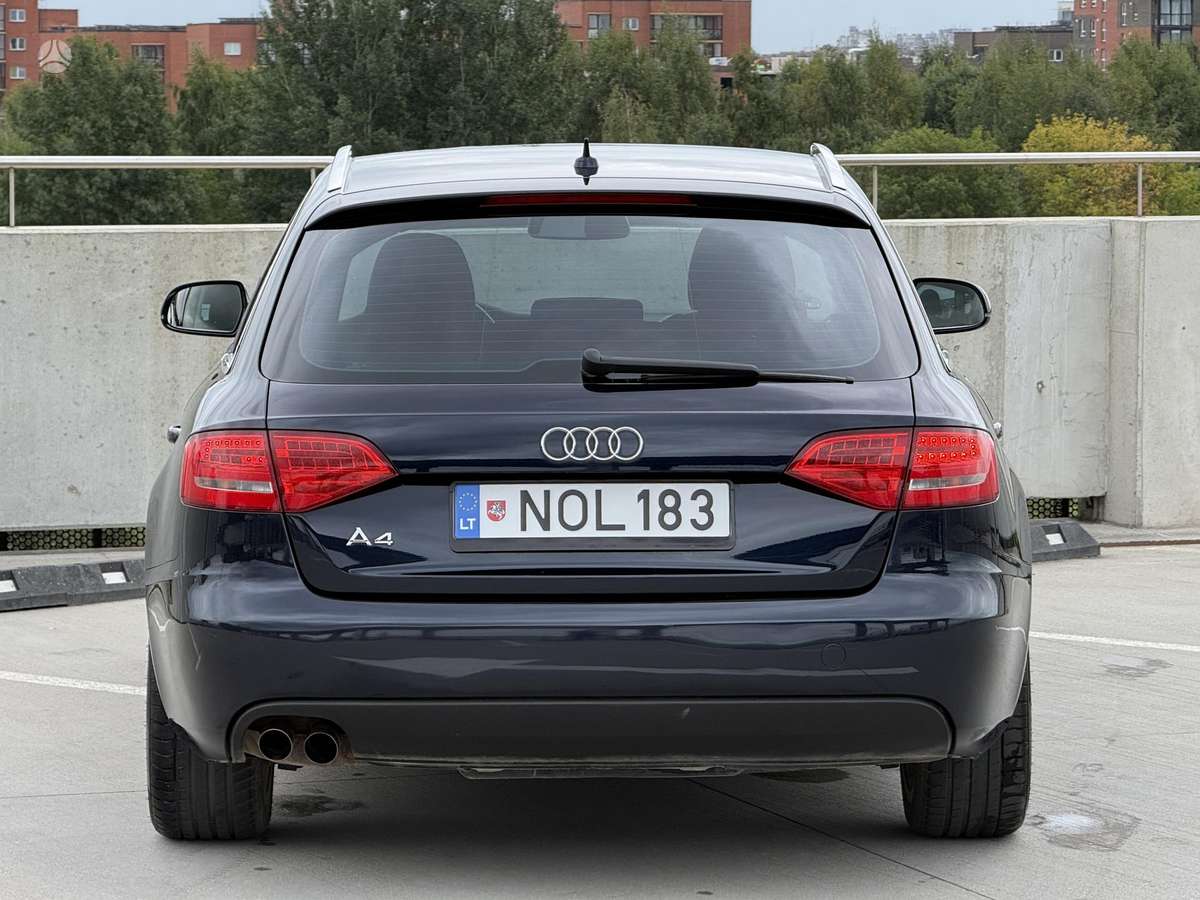 Audi A4 2010 — photo 19