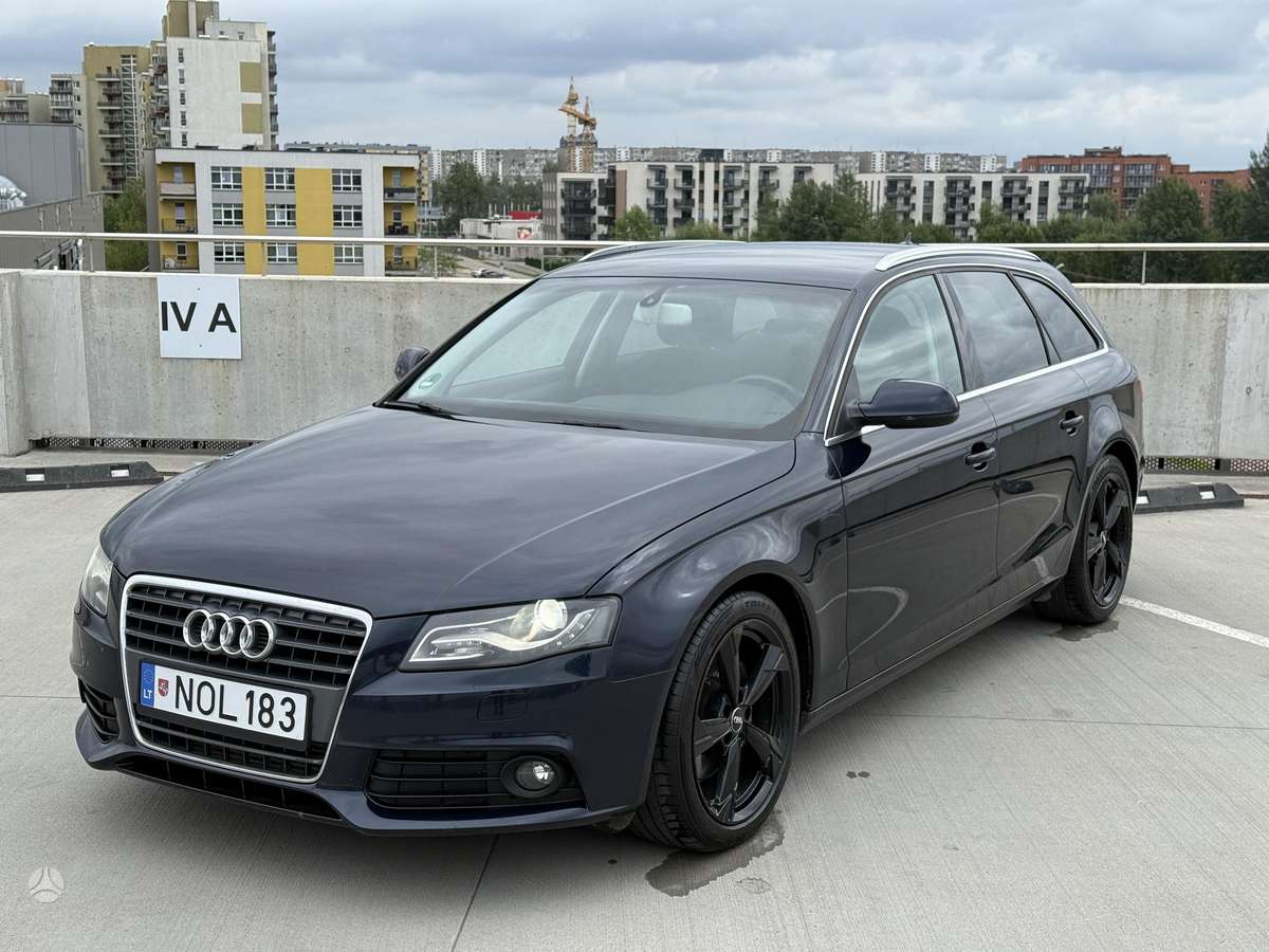 Audi A4 2010 — rear view