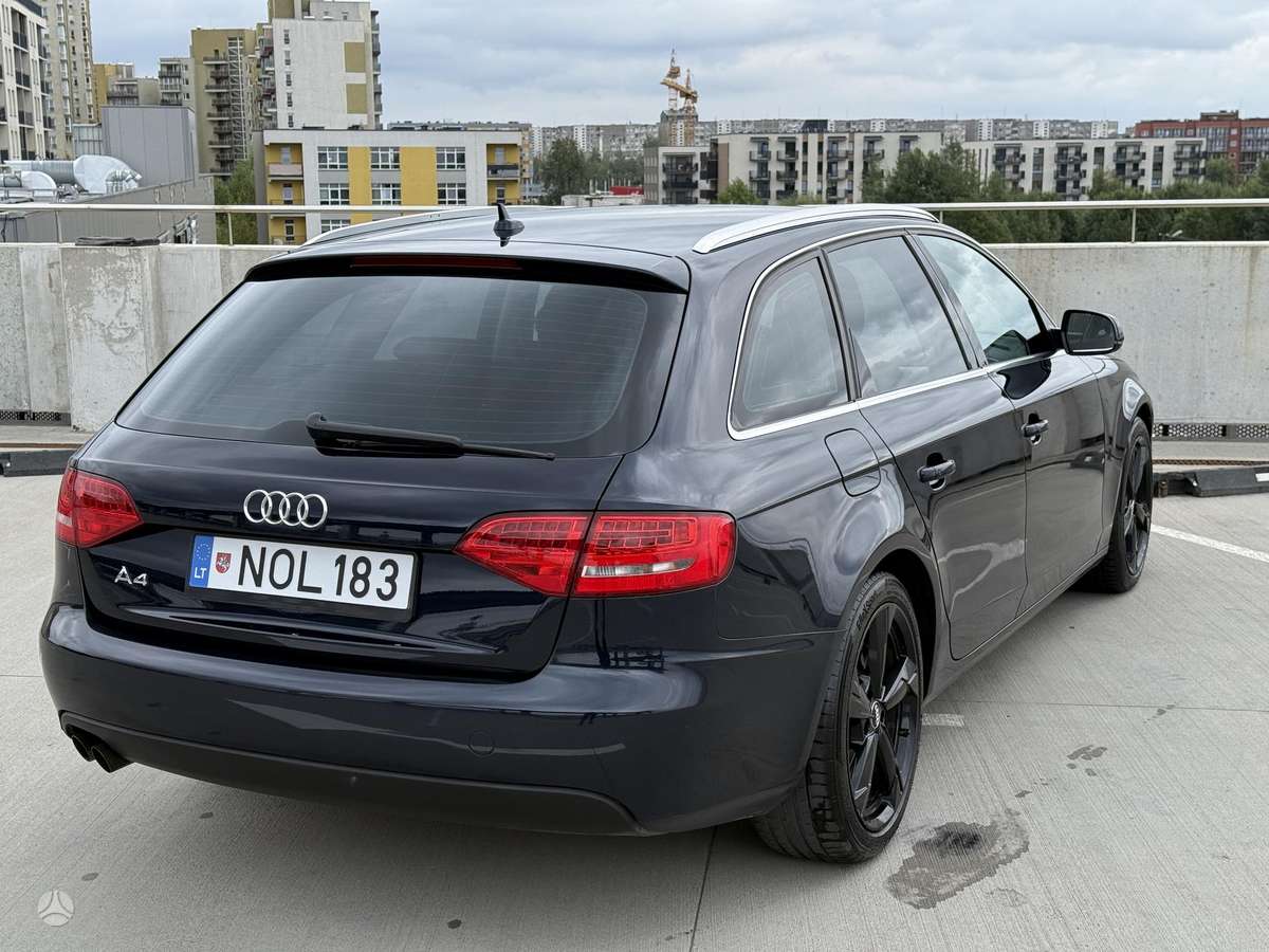 Audi A4 2010 — photo 20