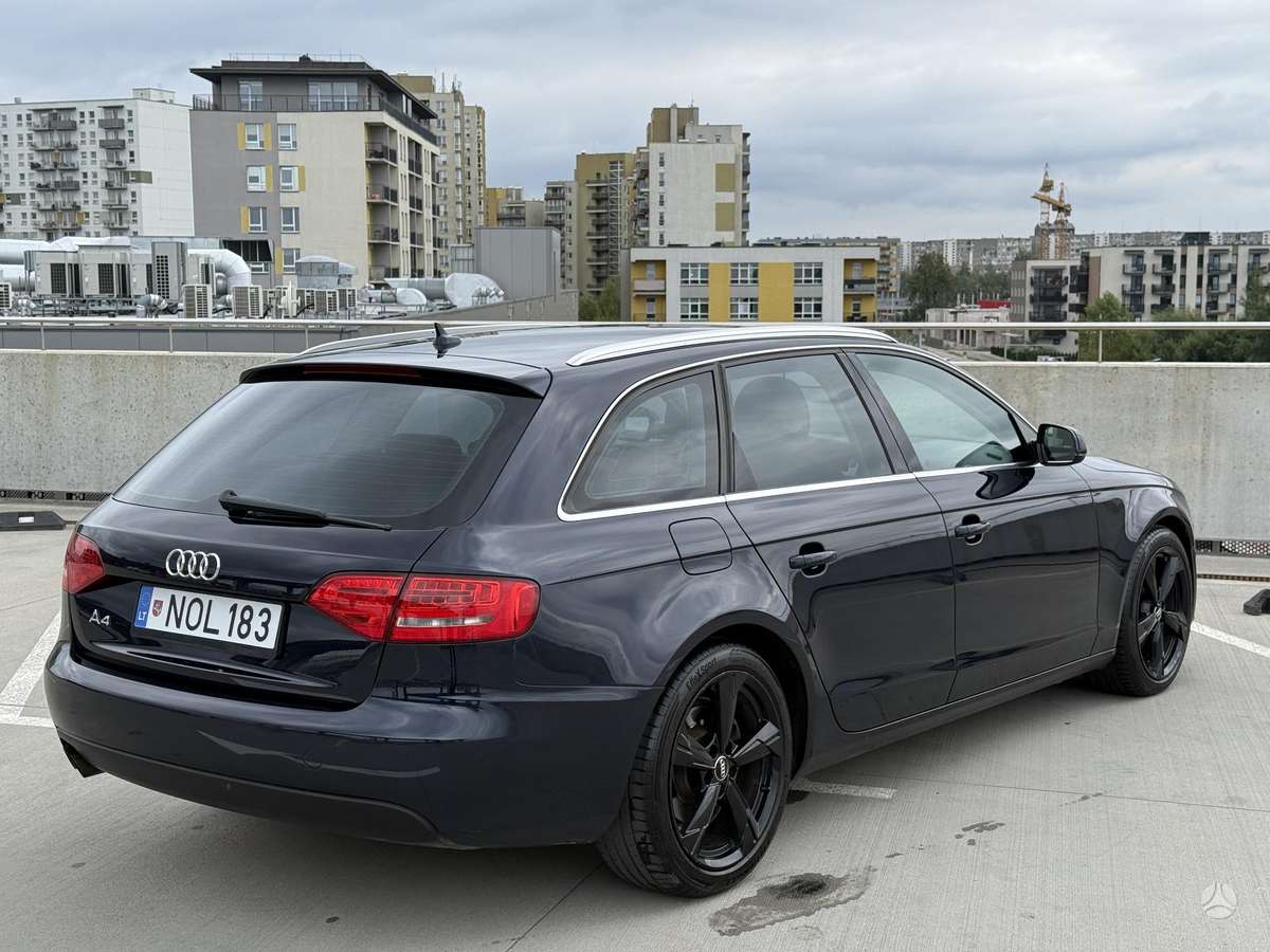 Audi A4 2010 — photo 21