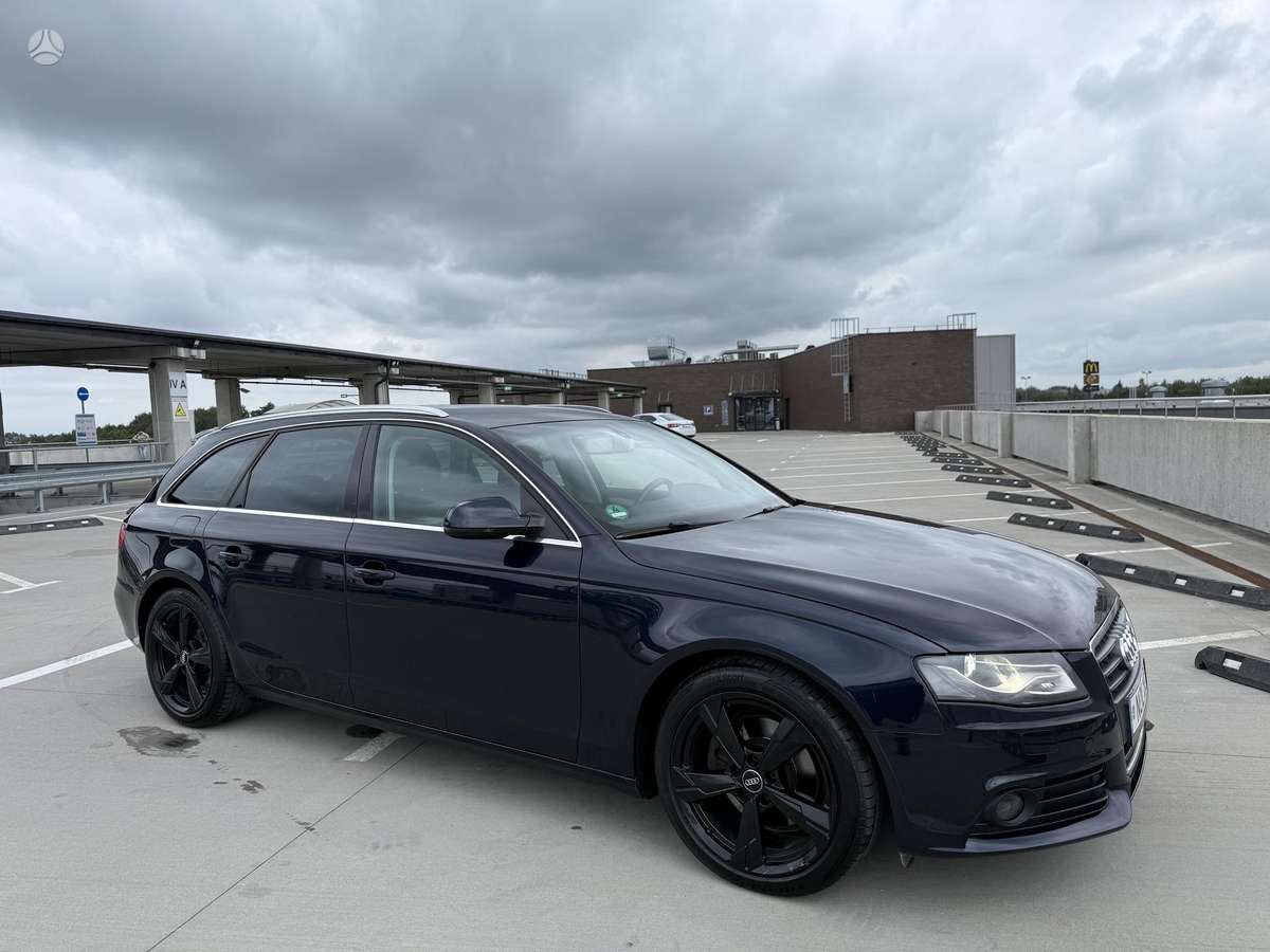 Audi A4 2010 — photo 25