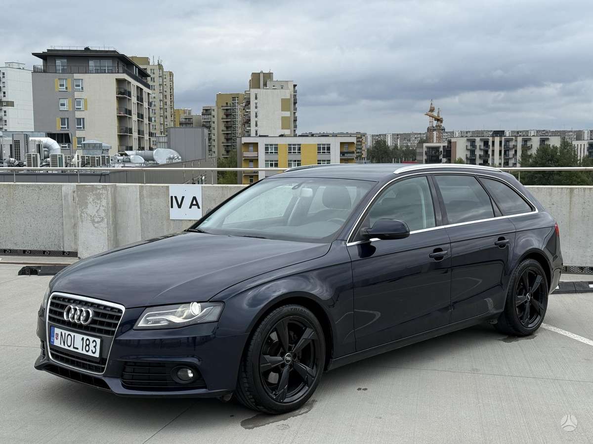 Audi A4 2010 — interior