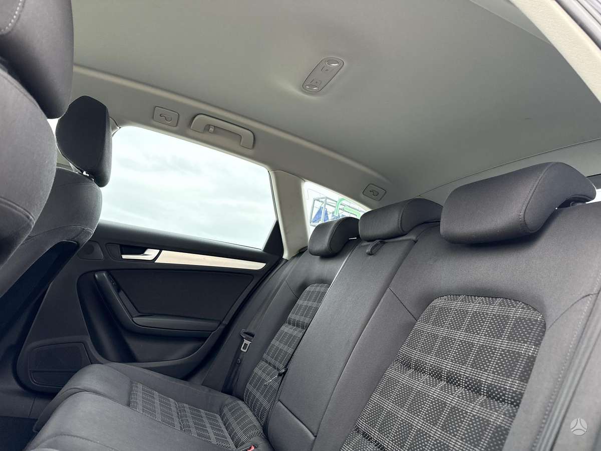 Audi A4 2010 — photo 30