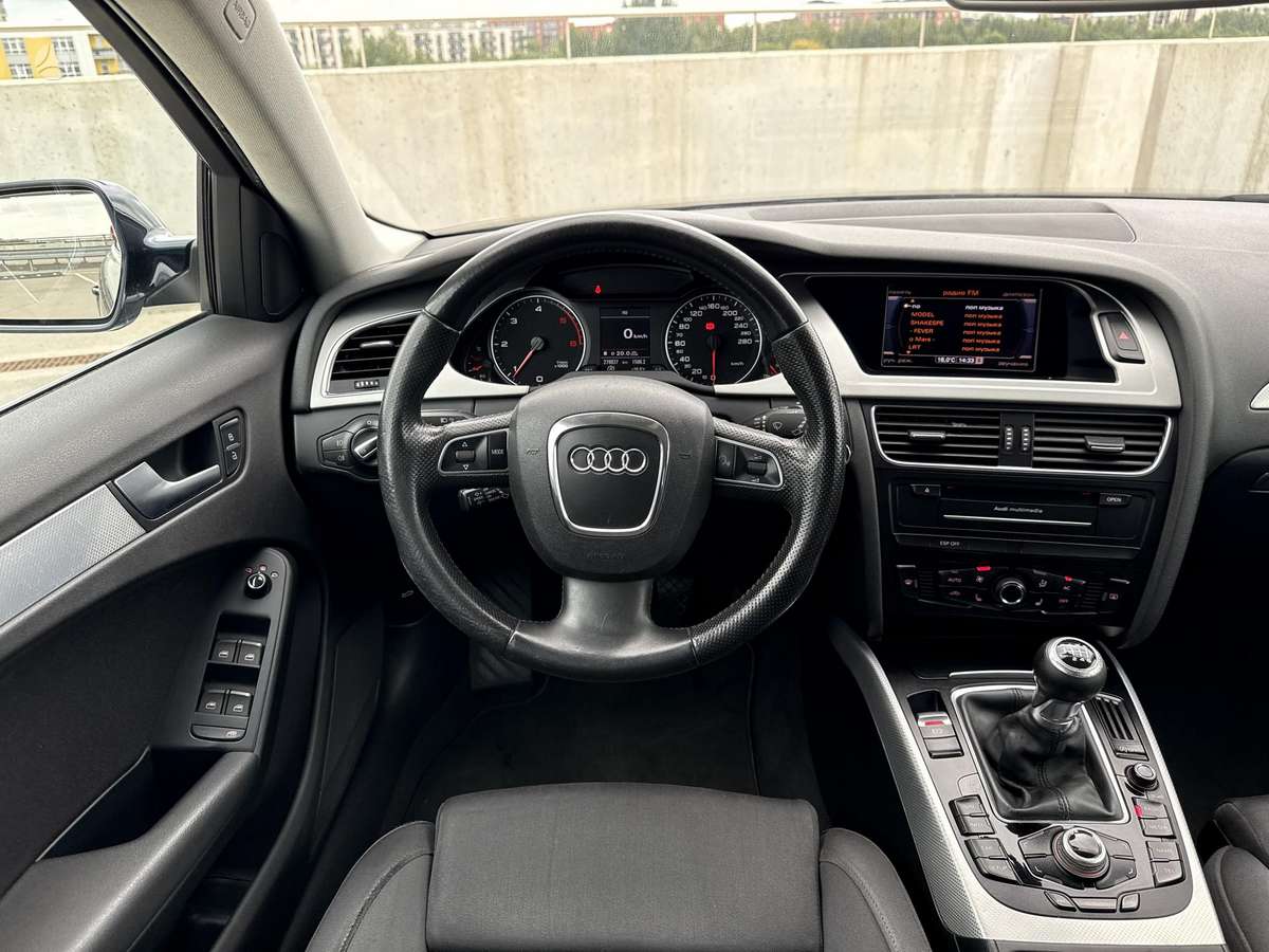 Audi A4 2010 — photo 34