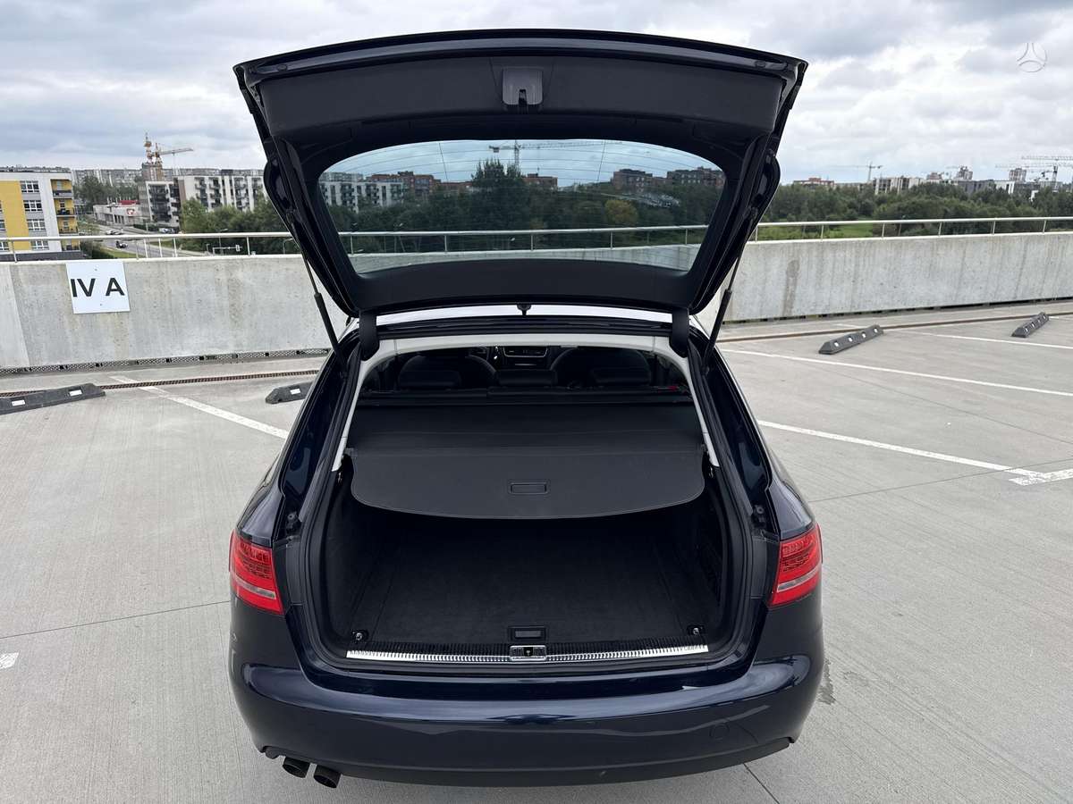 Audi A4 2010 — photo 36