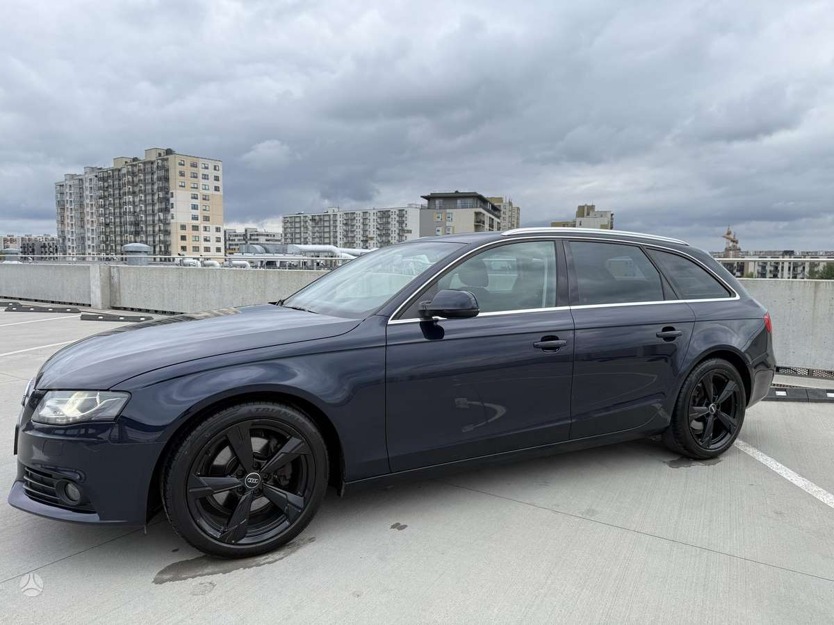Audi A4 2010 — photo 6