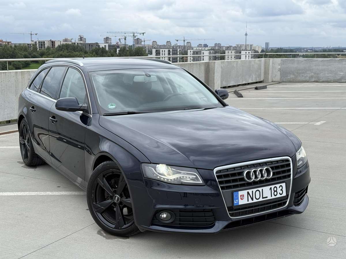 Audi A4 2010 — photo 8