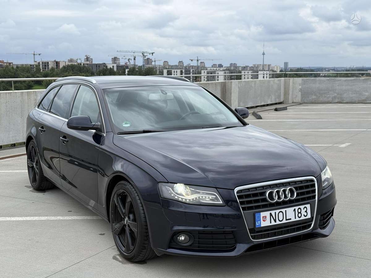 Audi A4 2010 — photo 9