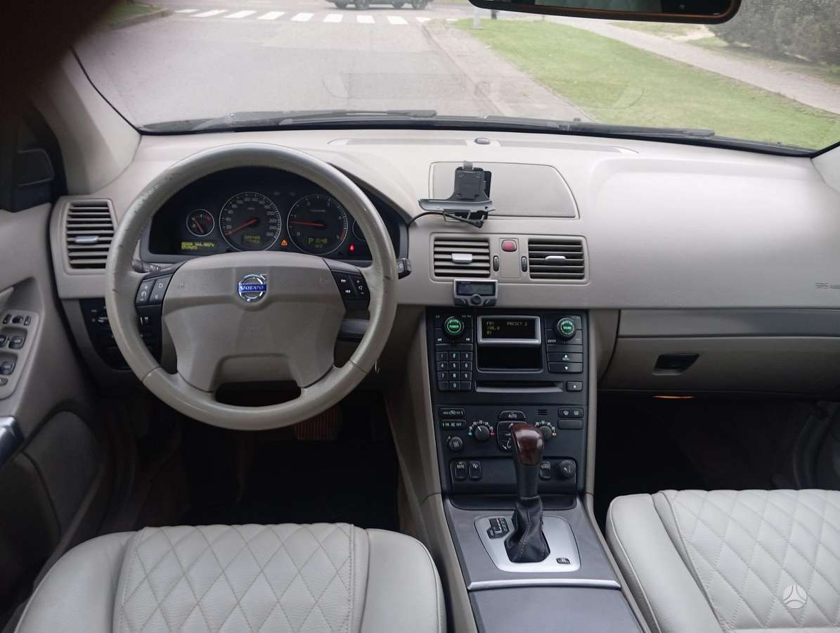 Volvo XC90 2006 — photo 10