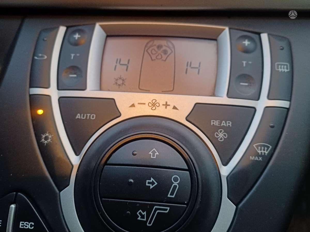 Peugeot 807 2013 — photo 16